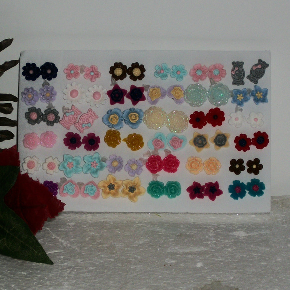 Jewelry - 36 Pair Assorted Flower Post Earrings NEW